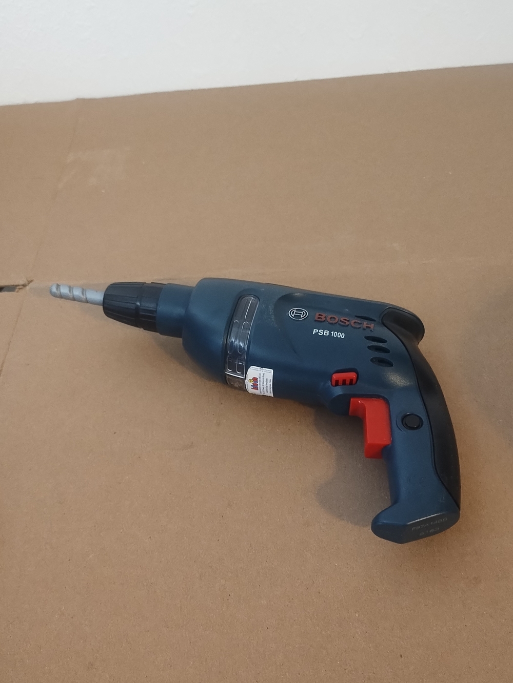 Bosch PSB 1000 pretend toy Play Plastic Drill Battery Powered is working great